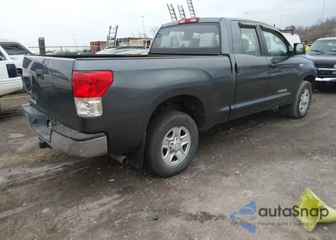 2010 Toyota Tundra Grade 5.7L V8 z USA, uszkodzony, nr VIN 5TFRY5F19AX082901